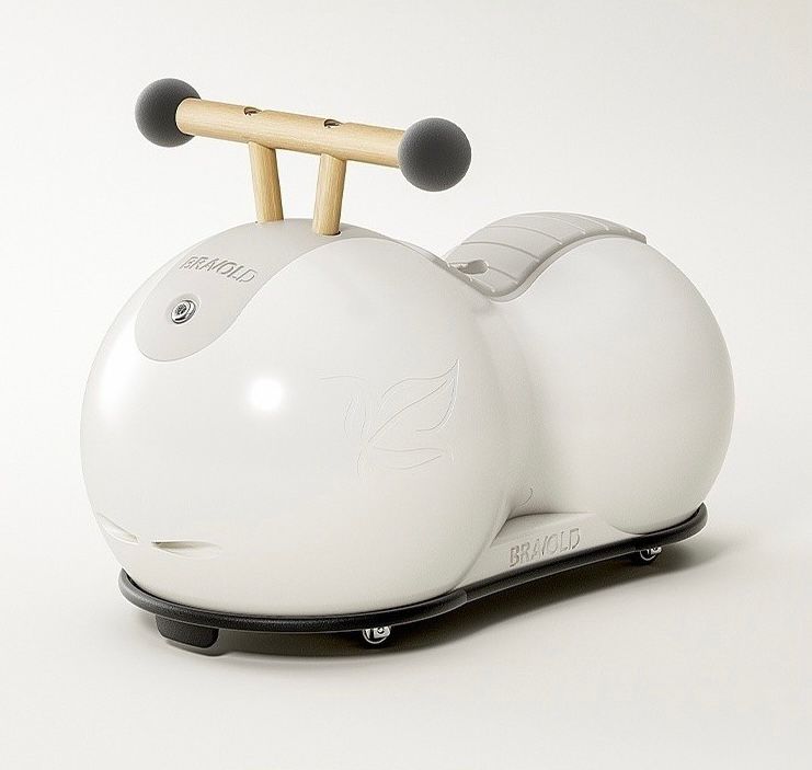 PEANUT RIDEON CAR + BACKPACK + HELMET